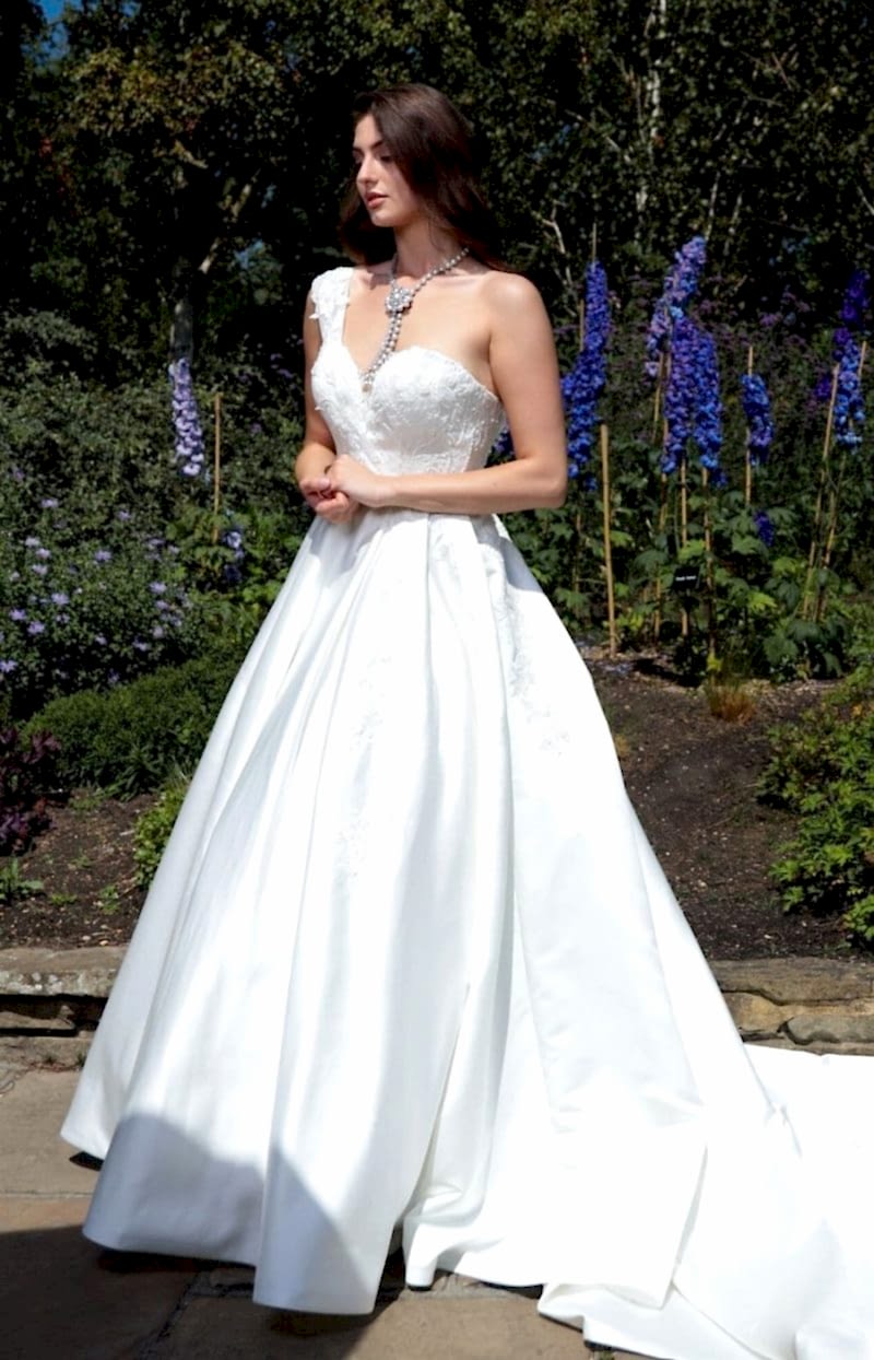 WeddingDresses, wedding.dresses uk, wedding dress, birmingham, bridal, brides shoes, brides dress, bridal shops birmingham, wedding dresss birmingham, Holy Communion Dress, Flower Girl Dress